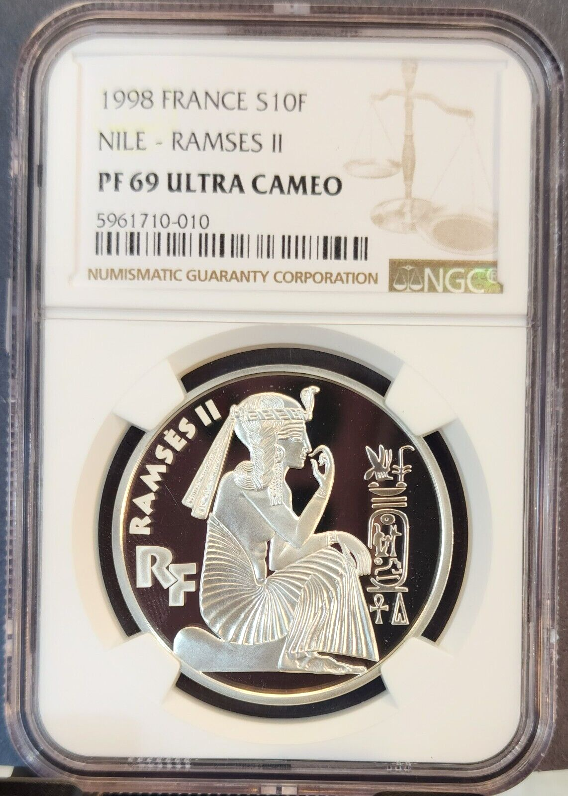 ケイマン諸島 25ドル銀貨（エリザベス1世）1977年