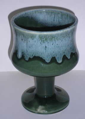 VINTAGE ART POTTERY hs- l - usa GREEN DRIP FOOTED PEDASTAL FLOWER POT VASE