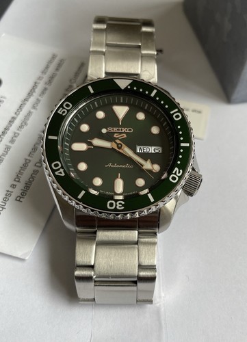 Pre-owned Seiko 5 Automatic Green Dial Steel Bracelet Men's Watch Srpd63 With Tag