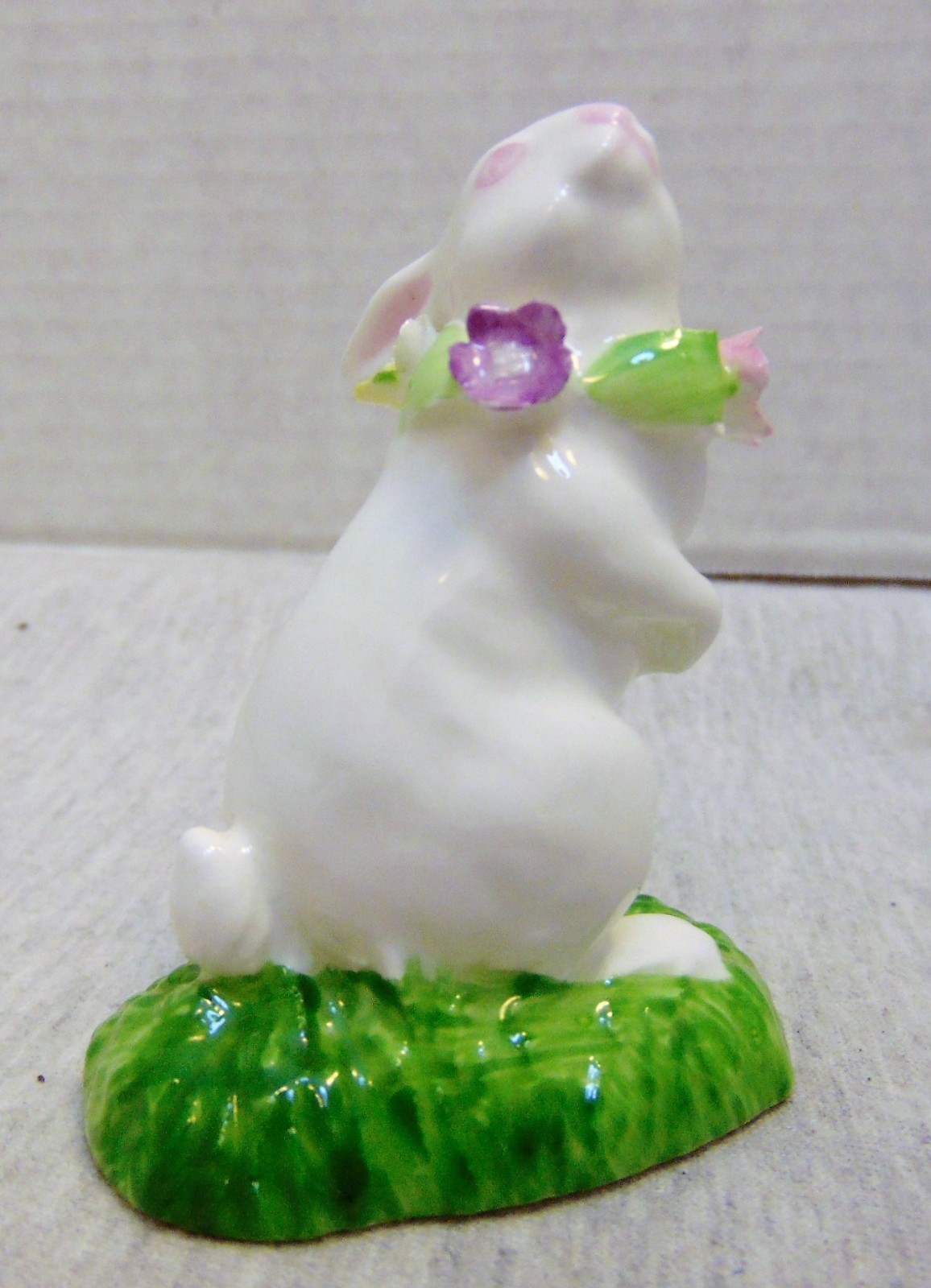 Vintage 1983 Omnibus White Porcelain Easter Bunny Rabbit