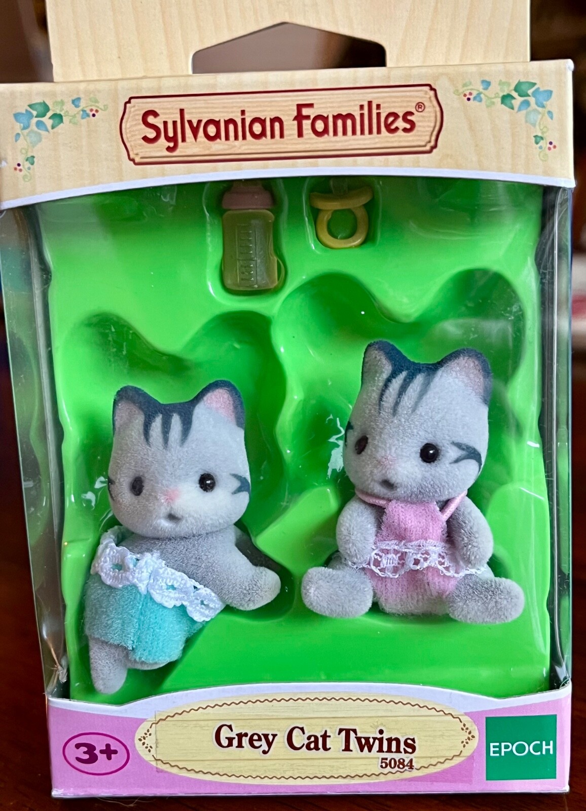 family cats　0118 Sylvanian Families Latte Cat Family FS-52 Set Calico