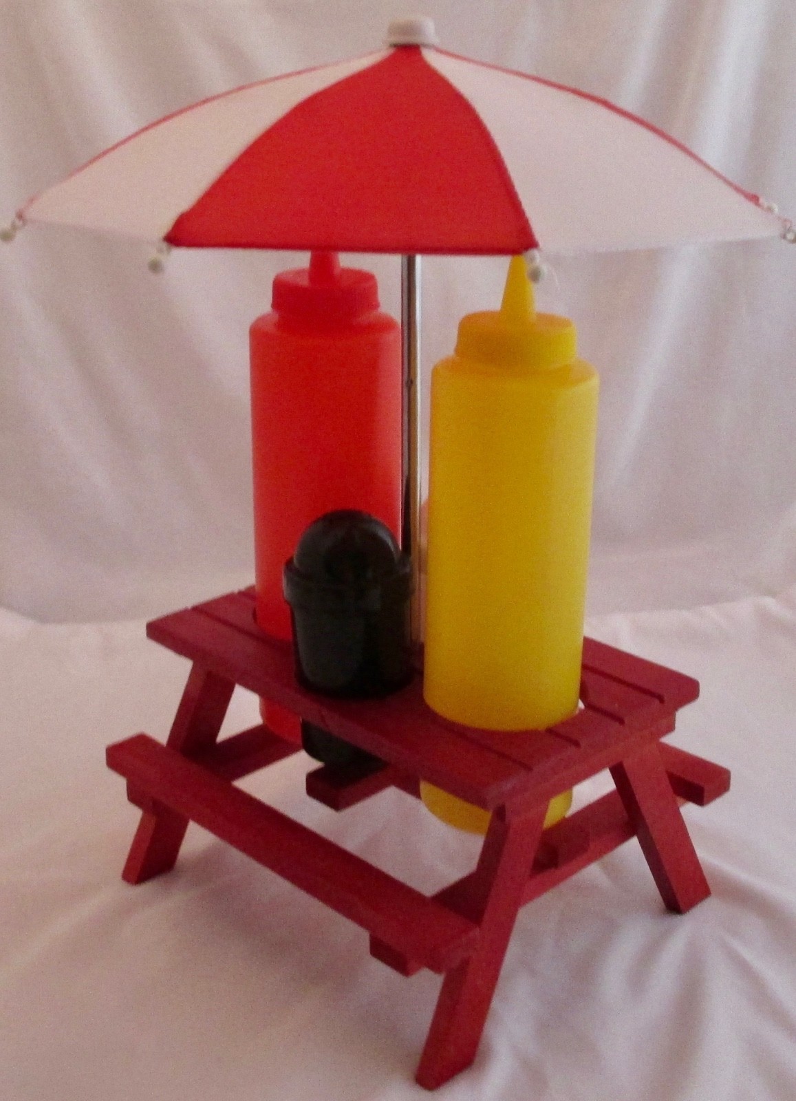 Picnic Table Condiment Set Salt Pepper Shakers Ketchup Mustard Bottles Umbrella