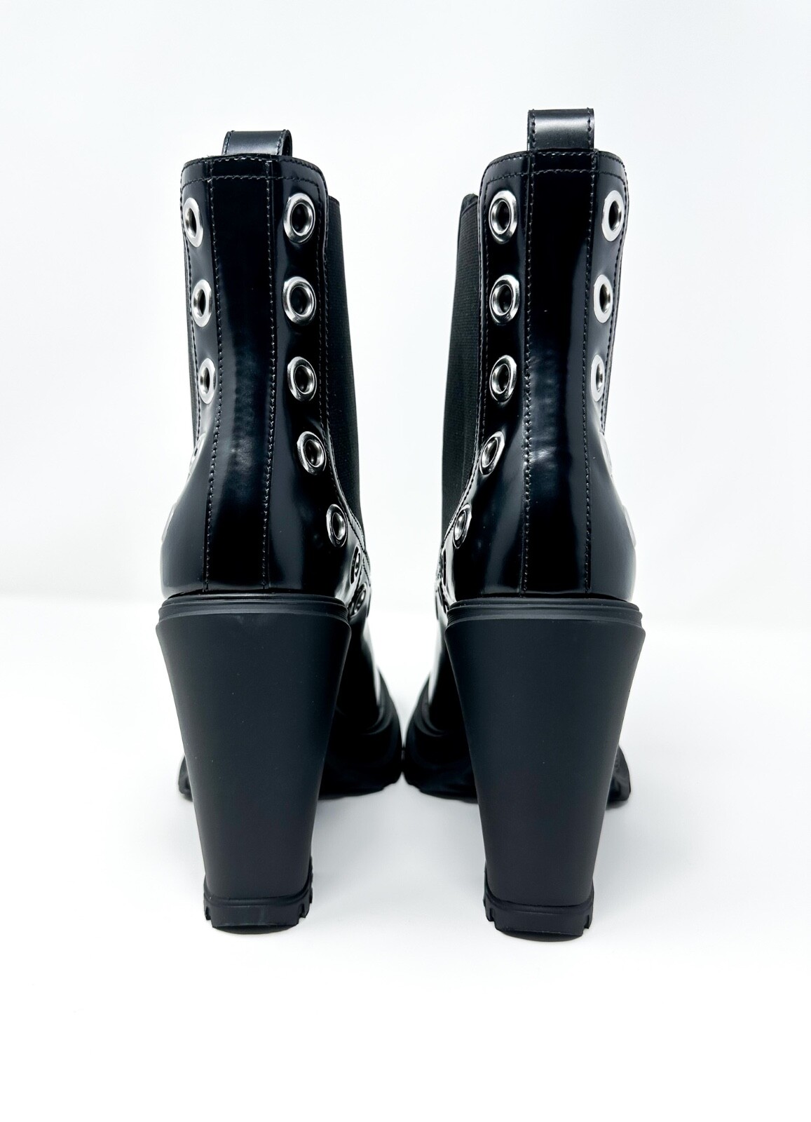 Pre-owned Alexander Mcqueen Women's Tread Grommet High Heel Chelsea Boots Black 8us / 38eu