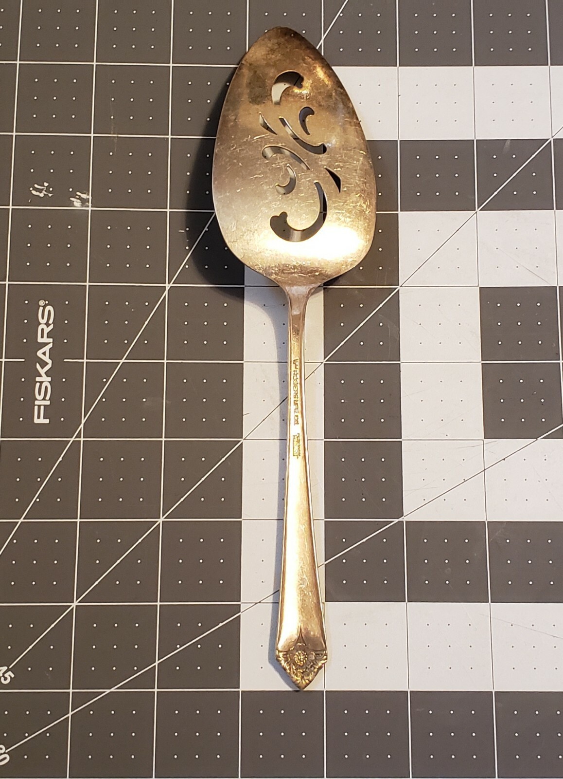 Vintage W.M Rogers Pie Cake Server Flatware Silverware Kitchen Utensil