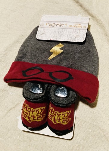 Harry Potter (0-12 Months) Cap and Bootie / Sock Set