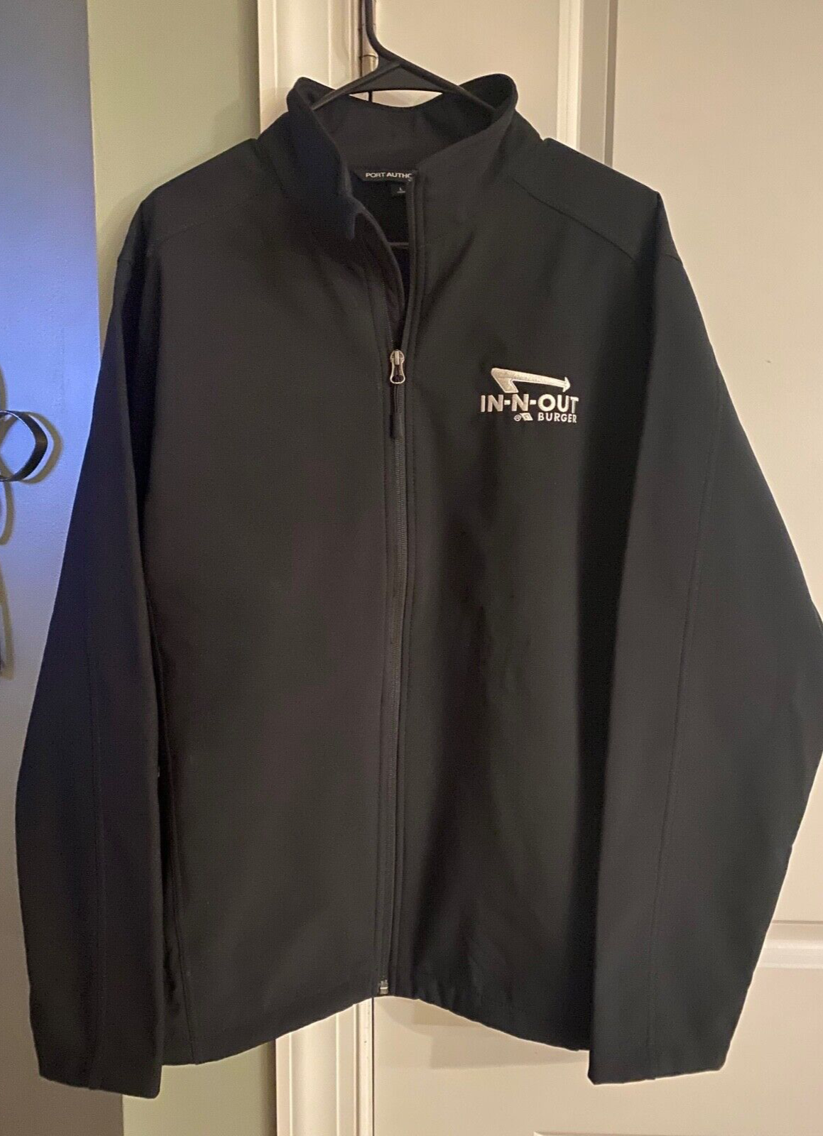 INNOUT BURGER ジャケット ZIP-UP WINDBREAKER – In-N-Out Burger Company Store