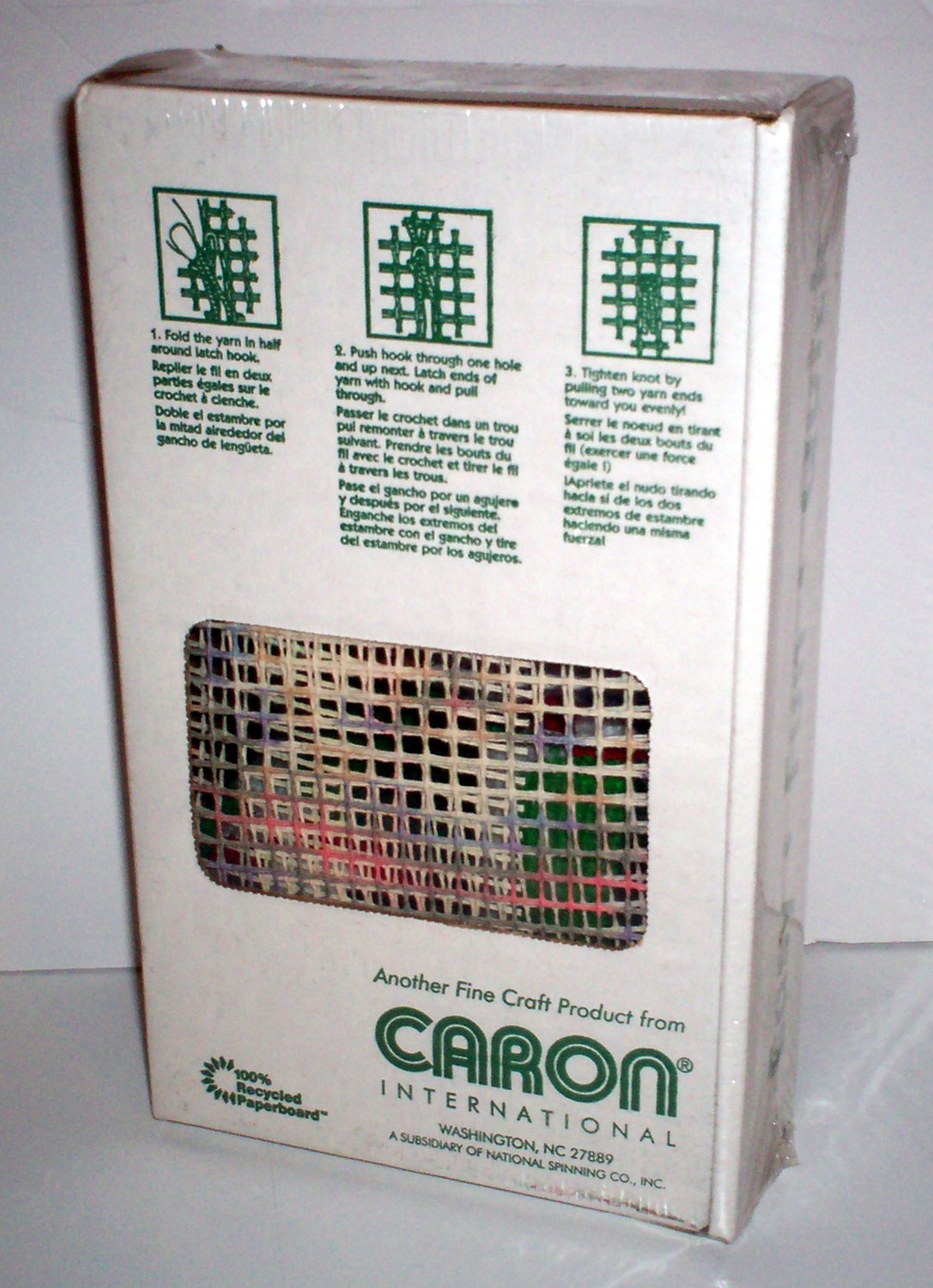 NEW WonderArt Caron CHRISTMAS CAT Latch Hook Kit #4695 Holiday Crafts * Sealed