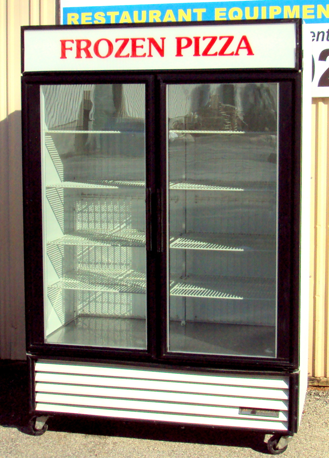 True GDM-49F-HC-LD Glass Door Merchandiser Freezer, 49 Cu. Ft.