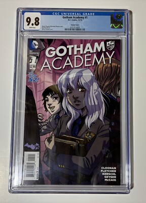Gotham Academy #1   1:25 Becky Cloonan Variant   DC Comics 2014   CGC 9.8