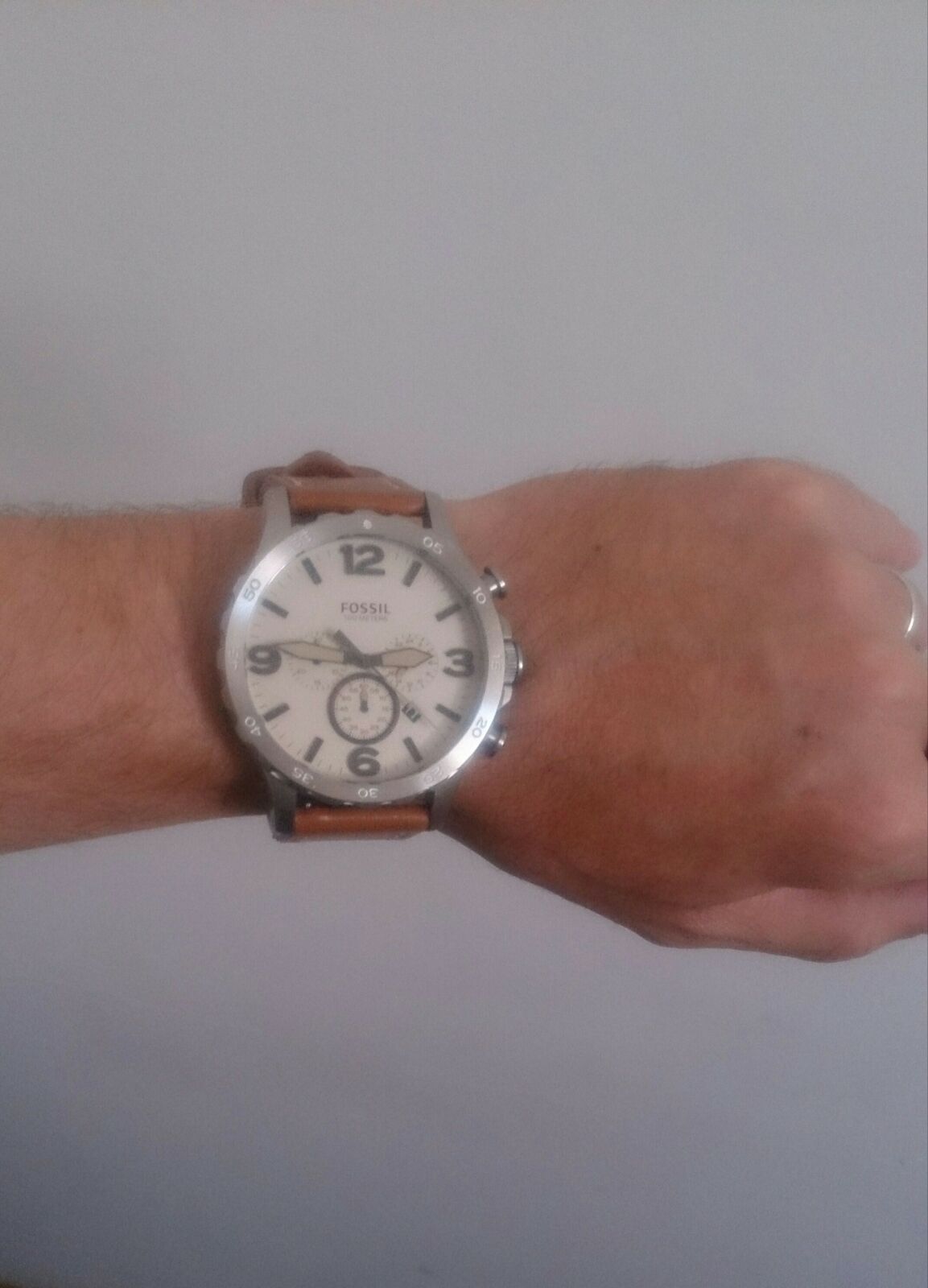 Fossil men's leather band,quartz,battery & water-resist
