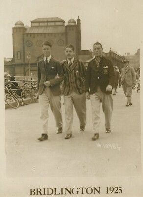 ''Bright Young Things'' Stepping Out at Bridlington Vintage 1925 Photograph C49