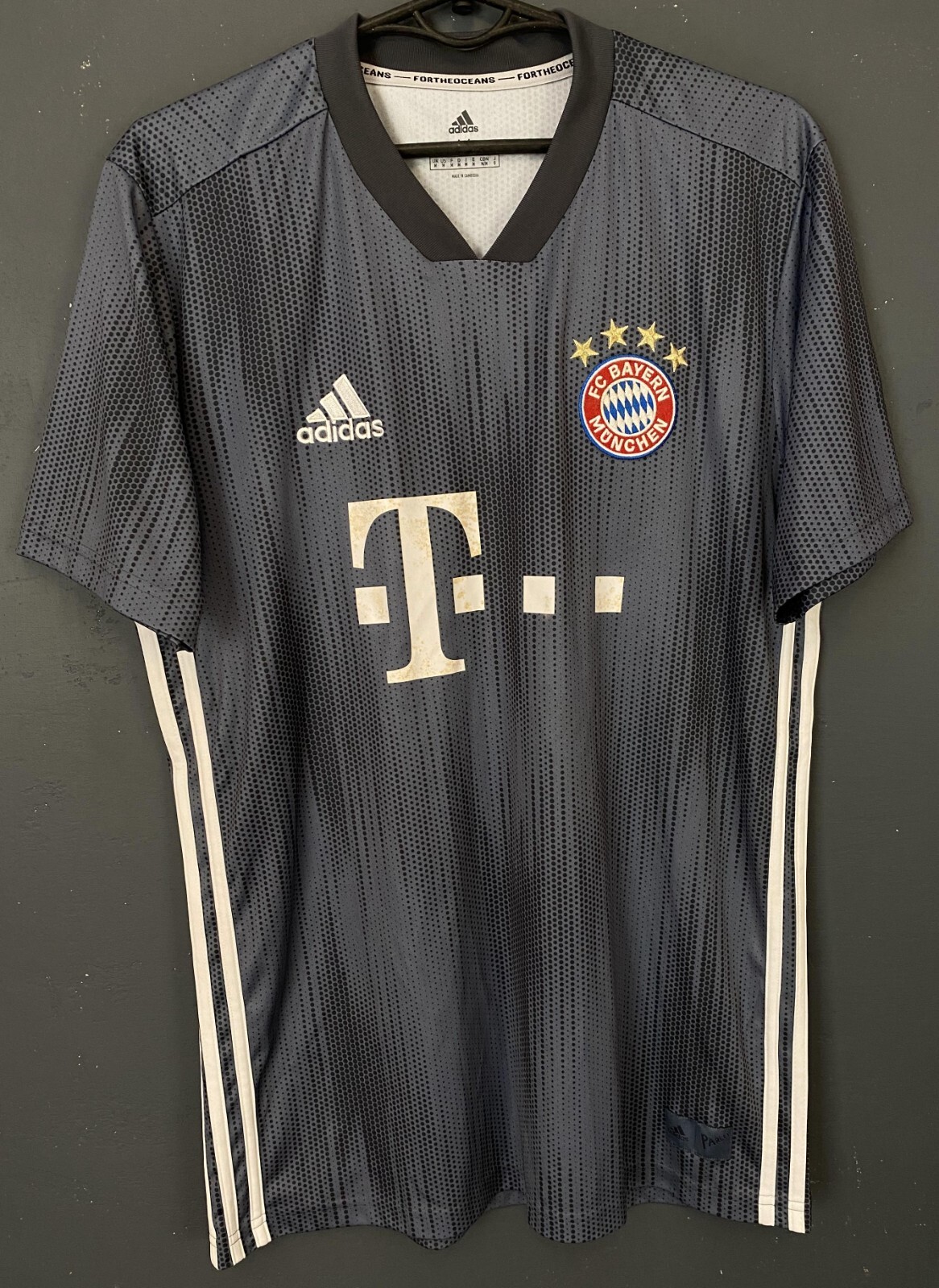 MENS FC BAYERN MUNICH 2018/2019 THIRD SOCCER FOOTBALL SHIRT MENS FC BAYERN MUNICH 2018/2019 THIRD SOCCER FOOTBALL SHIRT