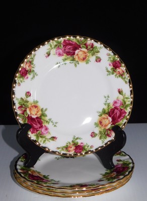 4 ROYAL ALBERT OLD COUNTRY ROSES 6 1/4'' BREAD & BUTTER CAKE PLATES