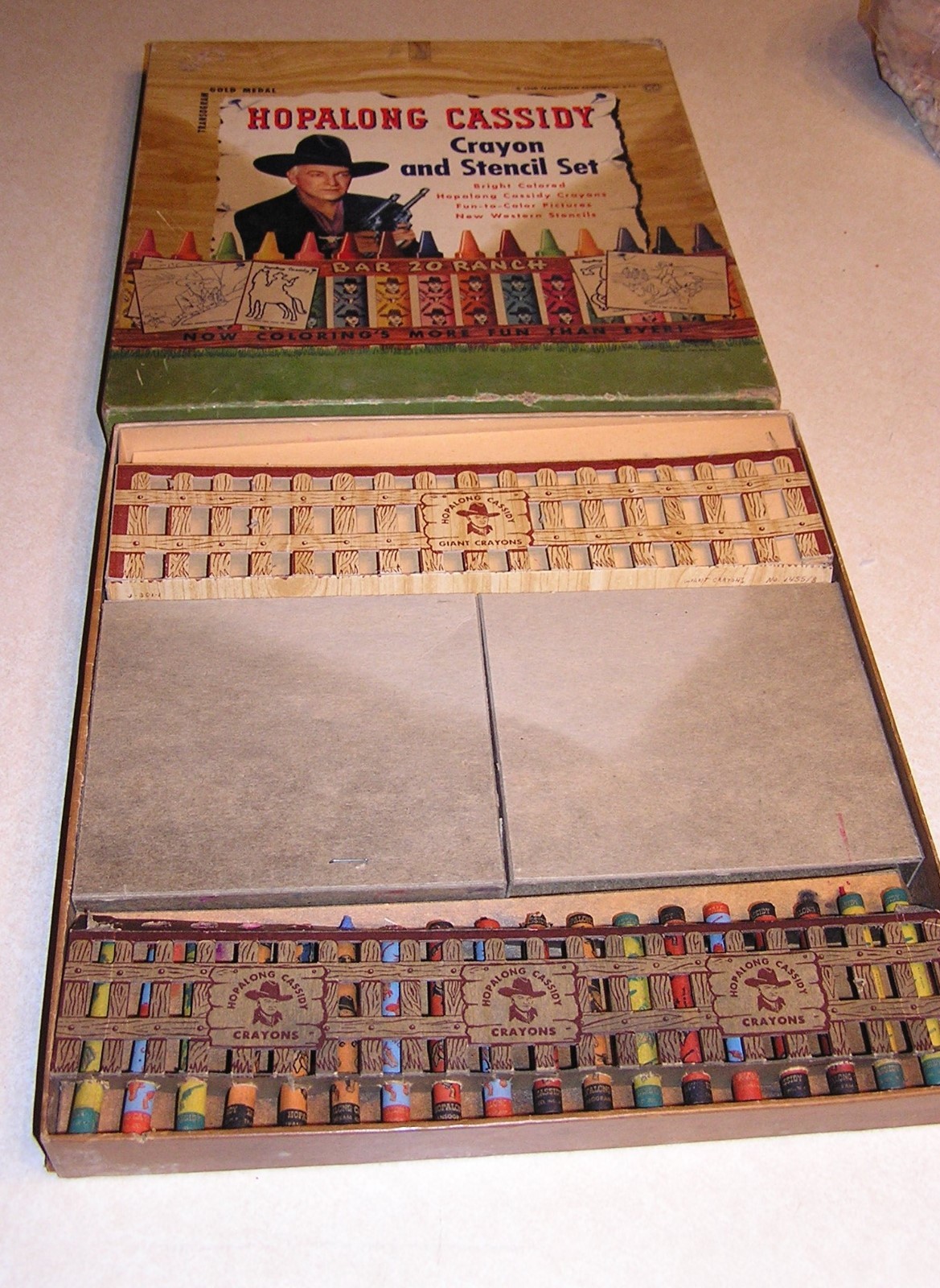 1950 Hopalong Cassidy Roller Skates & Crayon Stencil Set