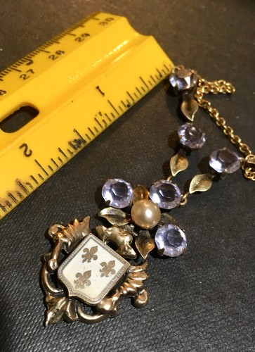 VINTAGE FLEUR DE LIS 18k Gold Amethyst  DANGLE NECKLACE | Coat Of Arms Pearl