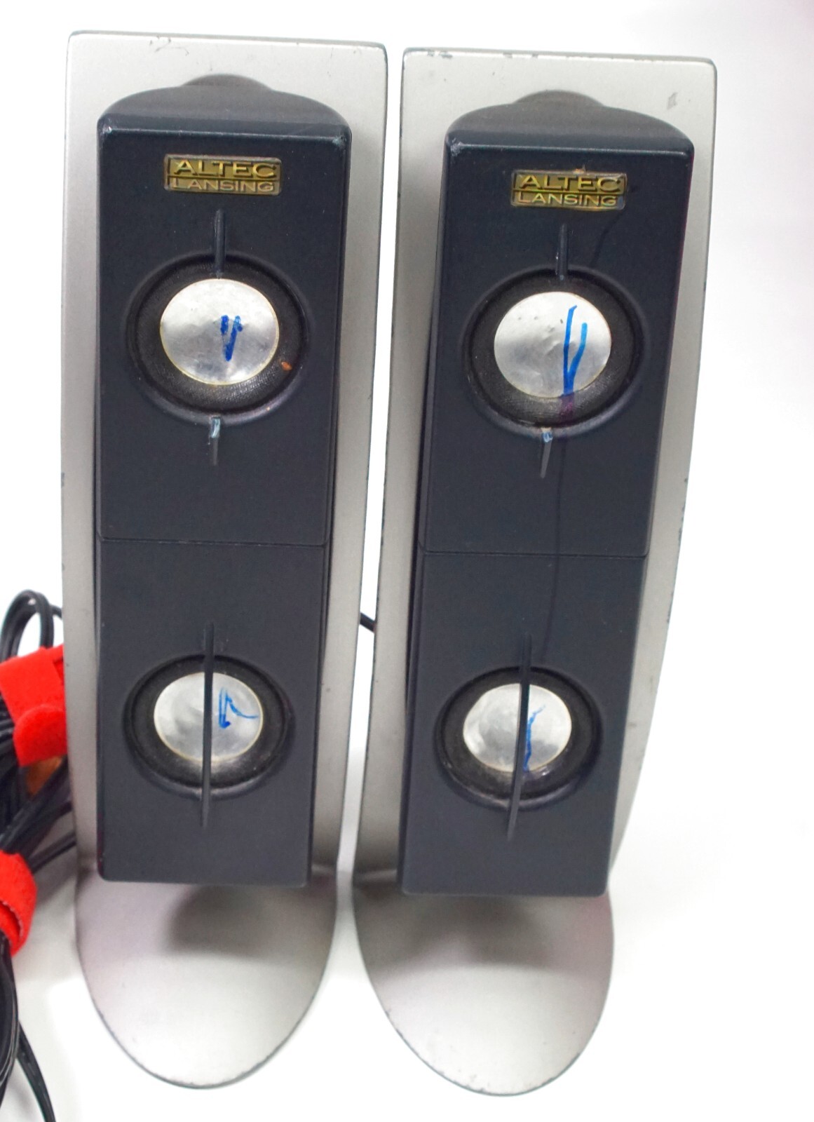 Altec Lansing Computer Pair Speakers Model 2100 Left & Right Altec Lansing Computer Pair Speakers Model 2100 Left & Right