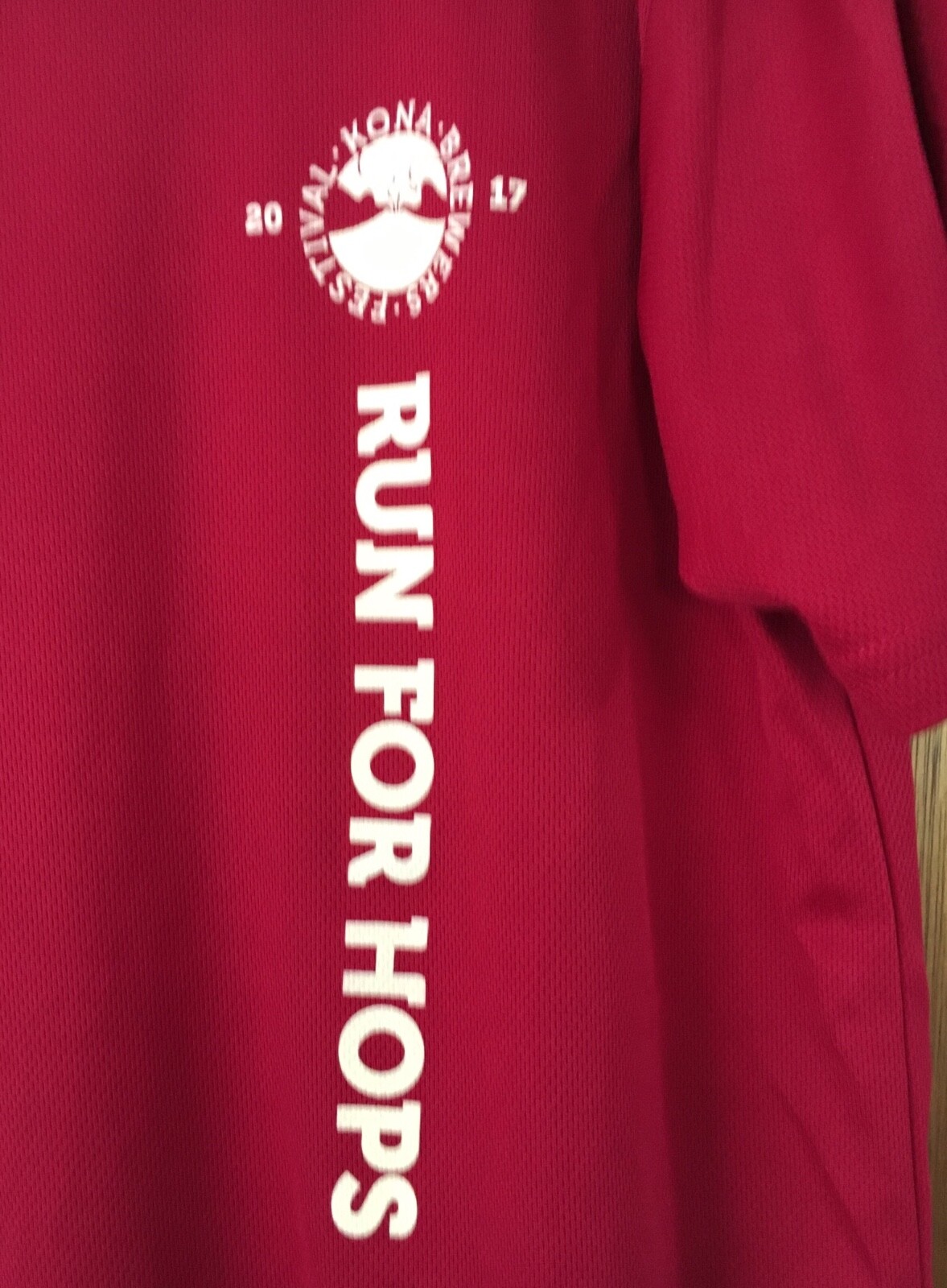 2017 Kona Brewers Festival - RUN FOR HOPS - Race Tee Shirt  - Men's Medium