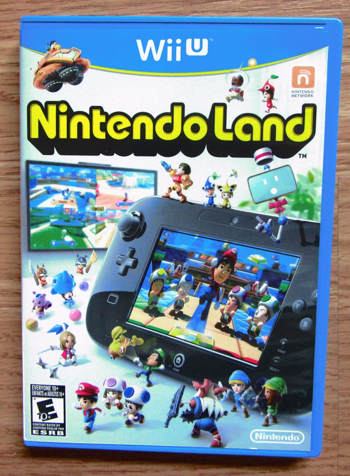 NINTENDO LAND WII U COMPLETE WITH MANUAL EXCELLENT CONDITION
