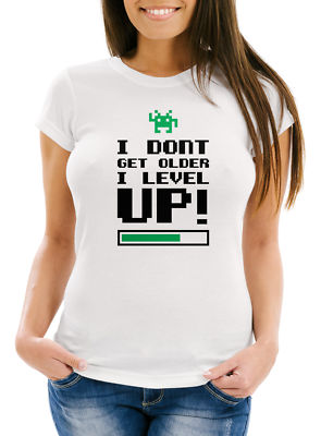 Damen T-Shirt I dont get older I level up Gamer Spruch Slim Fit Moonworks®