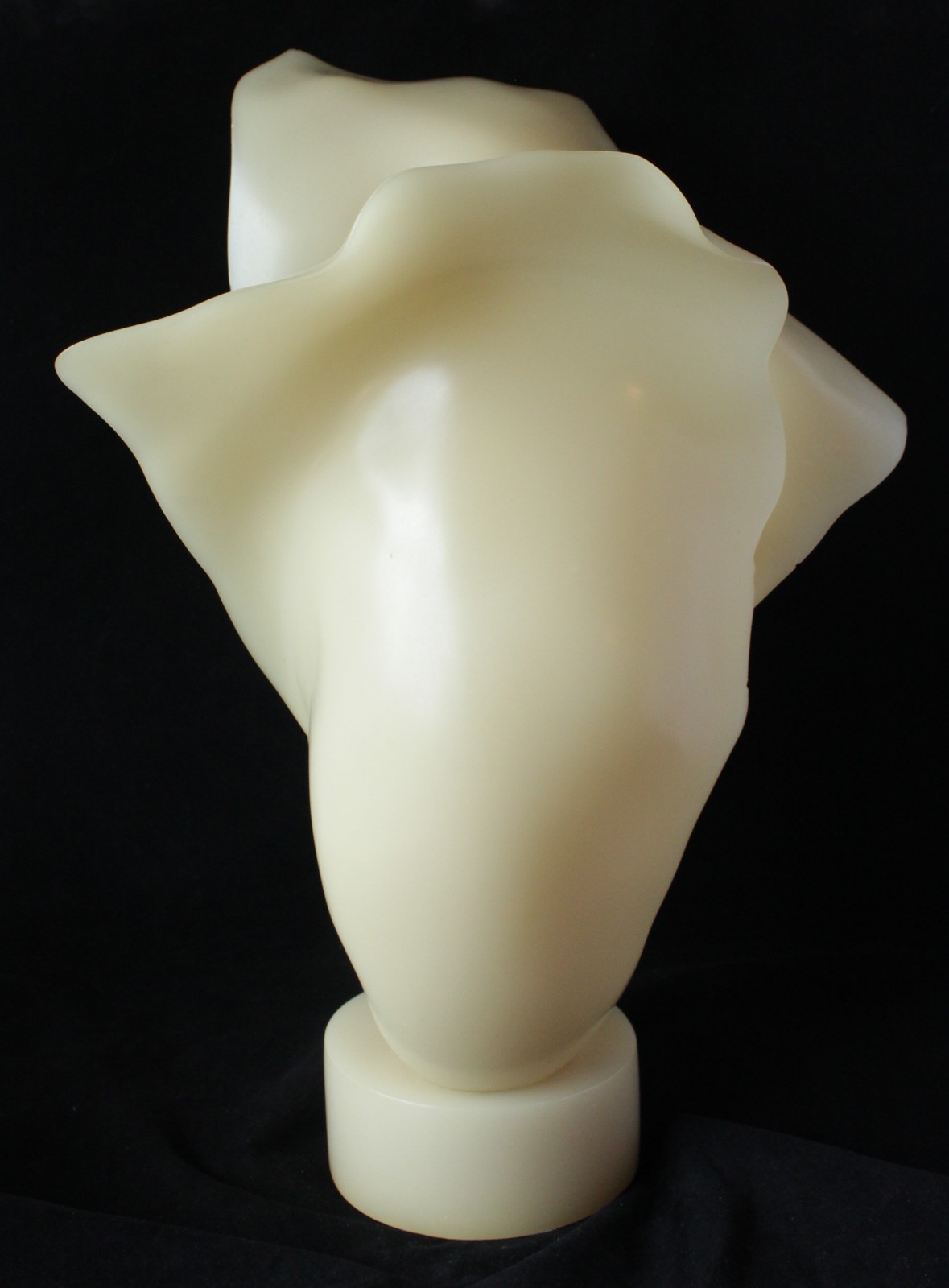 Large Ltd. Edition Lucite Resin Sculpture Signed By Japanese Masatoyo Kishi Kuki