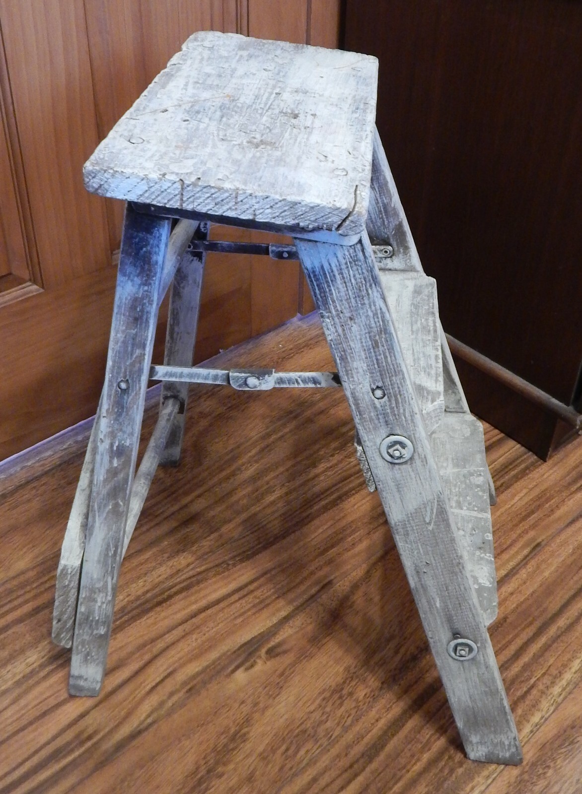 Sweet old shabby 2 step wooden ladder rustic 22