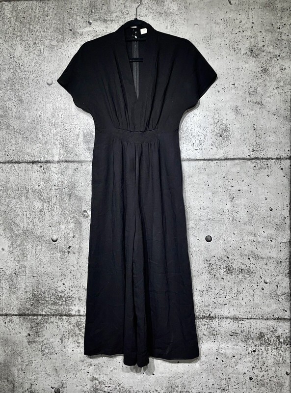 Aritzia babaton ワンピース NWT! Aritzia Babaton V-Neck One Piece Swimsuit Size XXL
