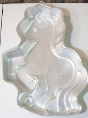 Wilton 1980's Novelty Cake Pans & Cake Top: Heart, Horse (2), Balloon Pan