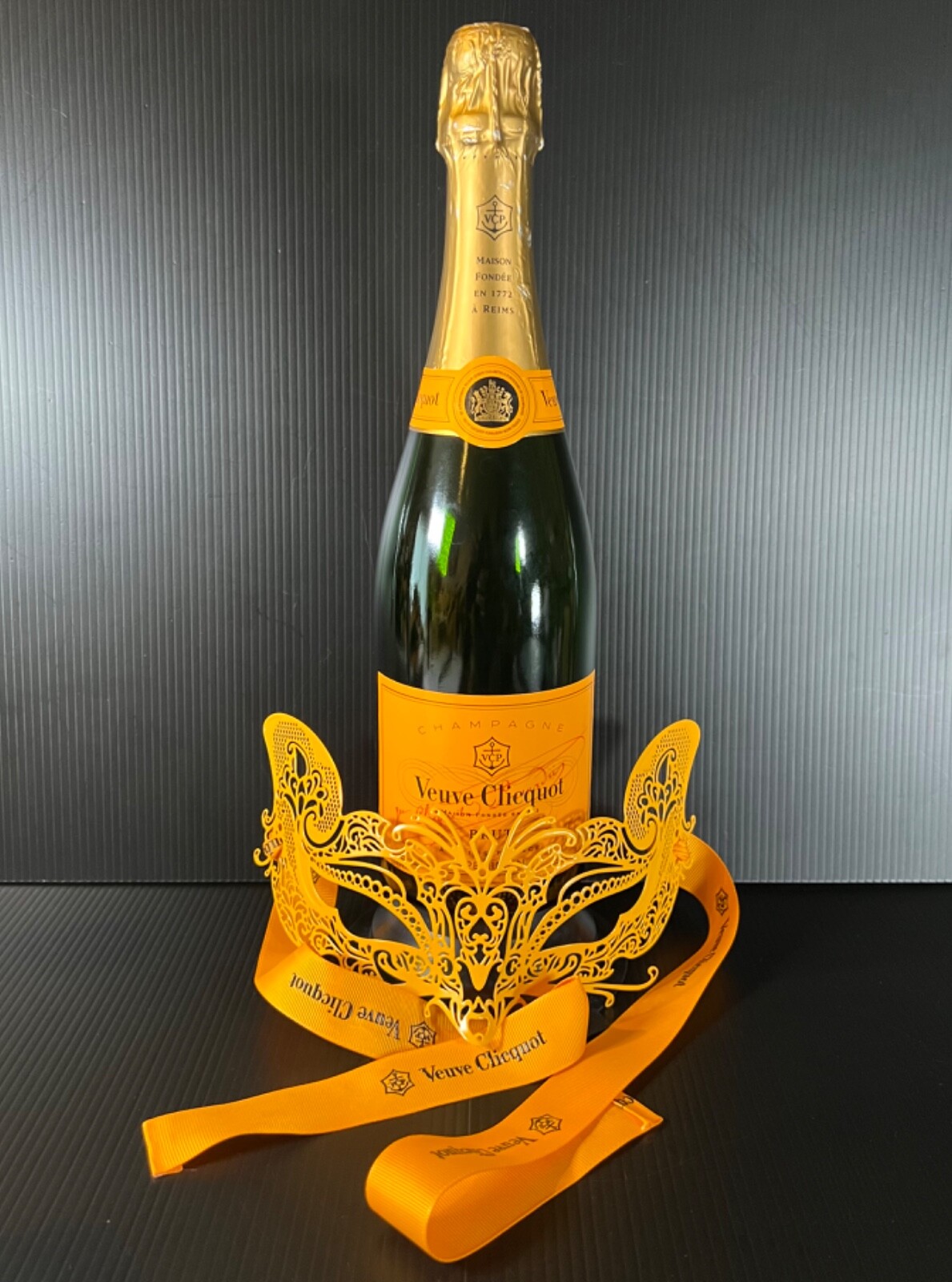Veuve Clicquot マッカランセット $_57.JPG?set_id=880000500F