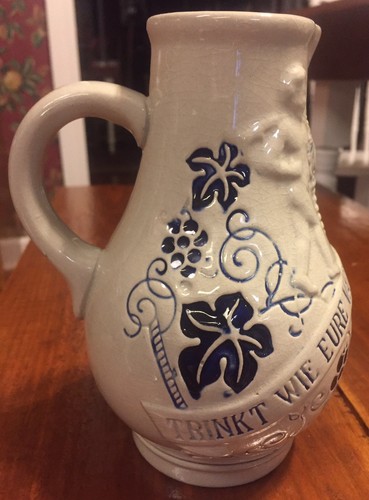 Wick-Werke Stoneware Creamer - Trinkt Wie Eure Vater Aus Stein Den Wein