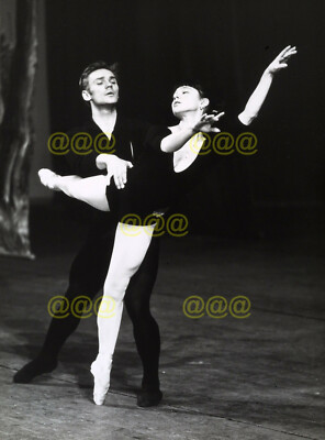 Photo - Ekaterina Maximova & Vladimir Vasiliev on stage, 1970s