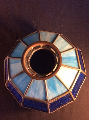 Vintaged Stained Glass Lamp Shade. Excellent Condition Beautiful