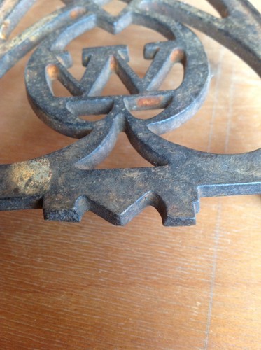 VINTAGE SAD IRON ENTERPRISE? Cast Iron Trivet Collectible Repurpose Primitive