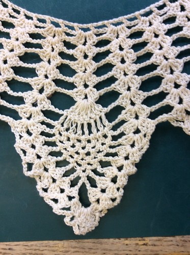 Vintage Hand Made Crocheted Collar Off White With Pearl Cluster Button