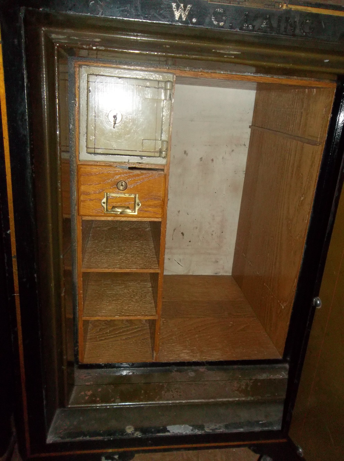 ANTIQUE HERRING-HALL MARVIN FLOOR SAFE