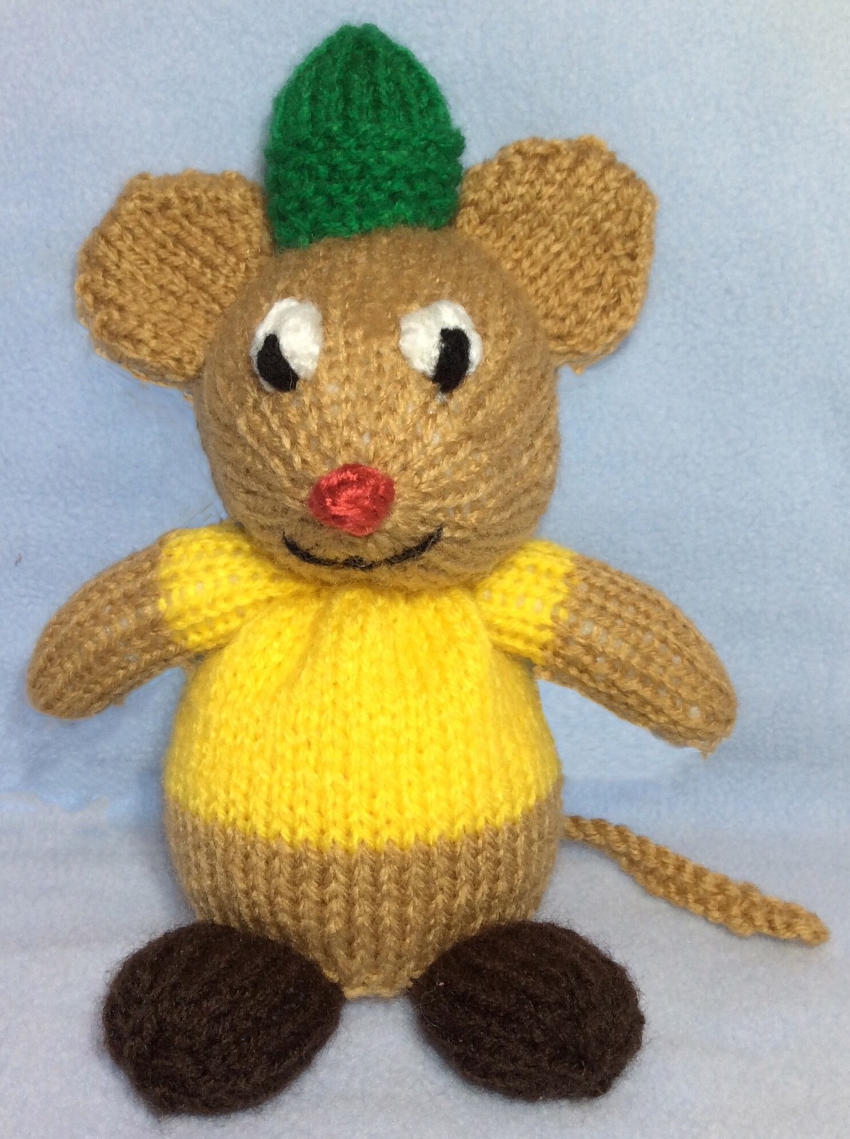 KNITTING PATTERN- Gus the Cinderella Mouse inspired choc