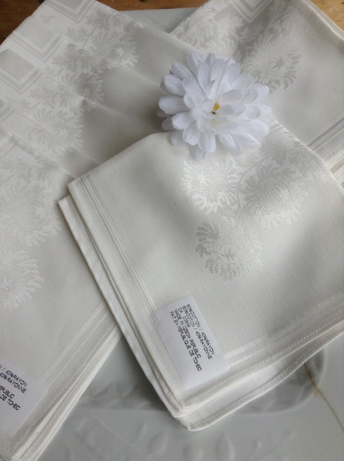 12 Vintage Czech Damask Dinner Napkins Rayon Cotton Chrysanthemum 17