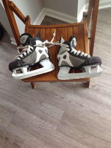 CCM 152 Tacks Ice Hockey Skates Youth Size 12.5 Prolite 3 Blades