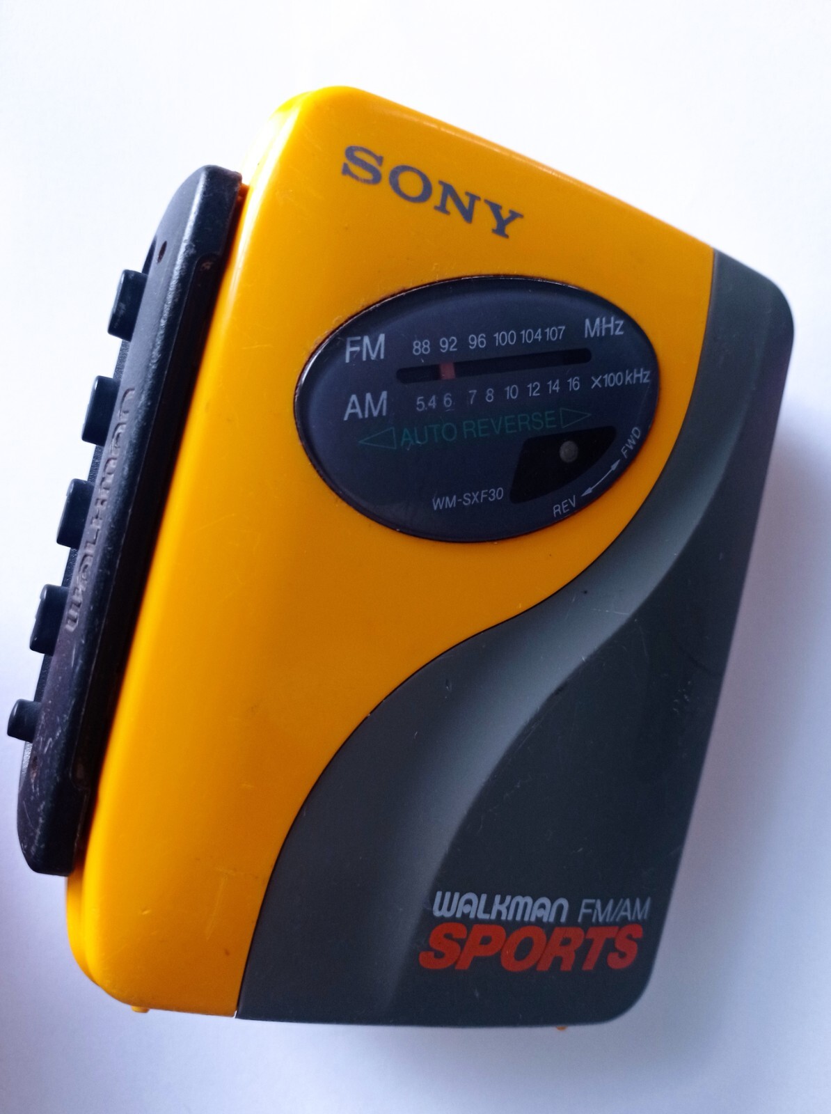 [極美可動品]カセットウォークマンsony sports WM-SXF30 Sony WM-SXF30 ▷ Walkman.land