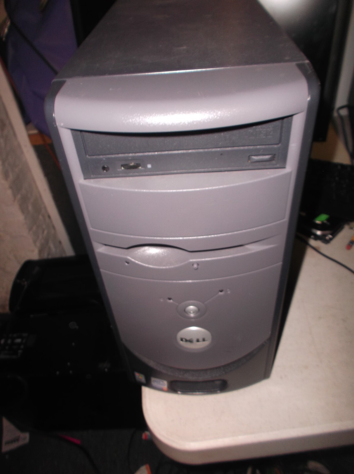 DELL Dimension 9200C デスクトップ　Windows XP Dell Dimension 9200 Desktop computer Intel Pentium 4 / 2.2