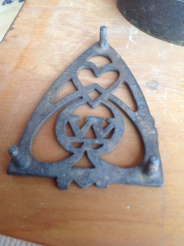 VINTAGE SAD IRON ENTERPRISE? Cast Iron Trivet Collectible Repurpose Primitive