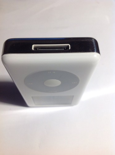 Apple iPod PHOTO Color Classic 4th Generation White 60 GB.  M9830LL/A. *****