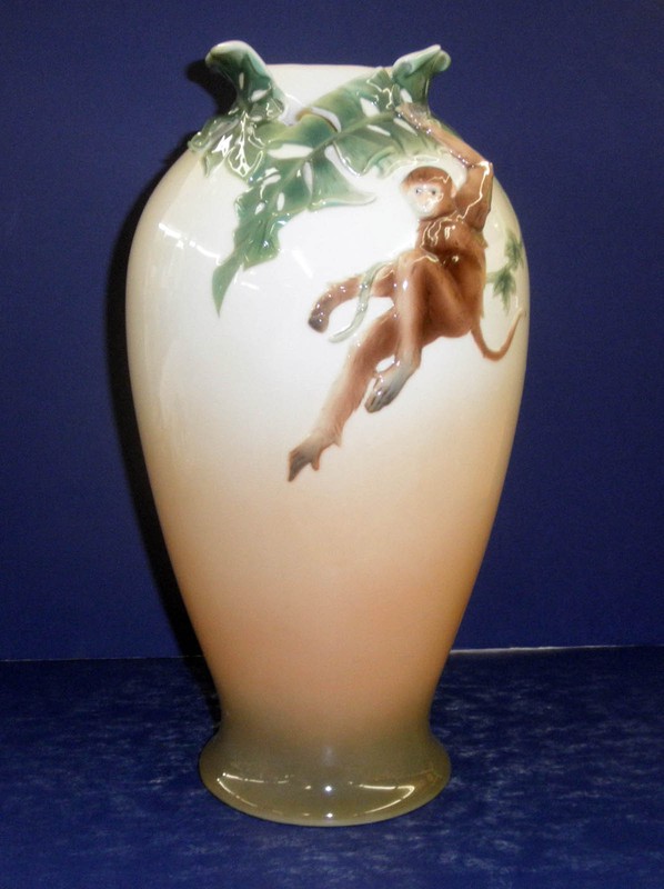 Фарфоровый сосуд. Китайский фарфор цяньлун. Керамика эпохи чосон. Искусство древнего китая дпи. Китайские вазы эпохи мин.