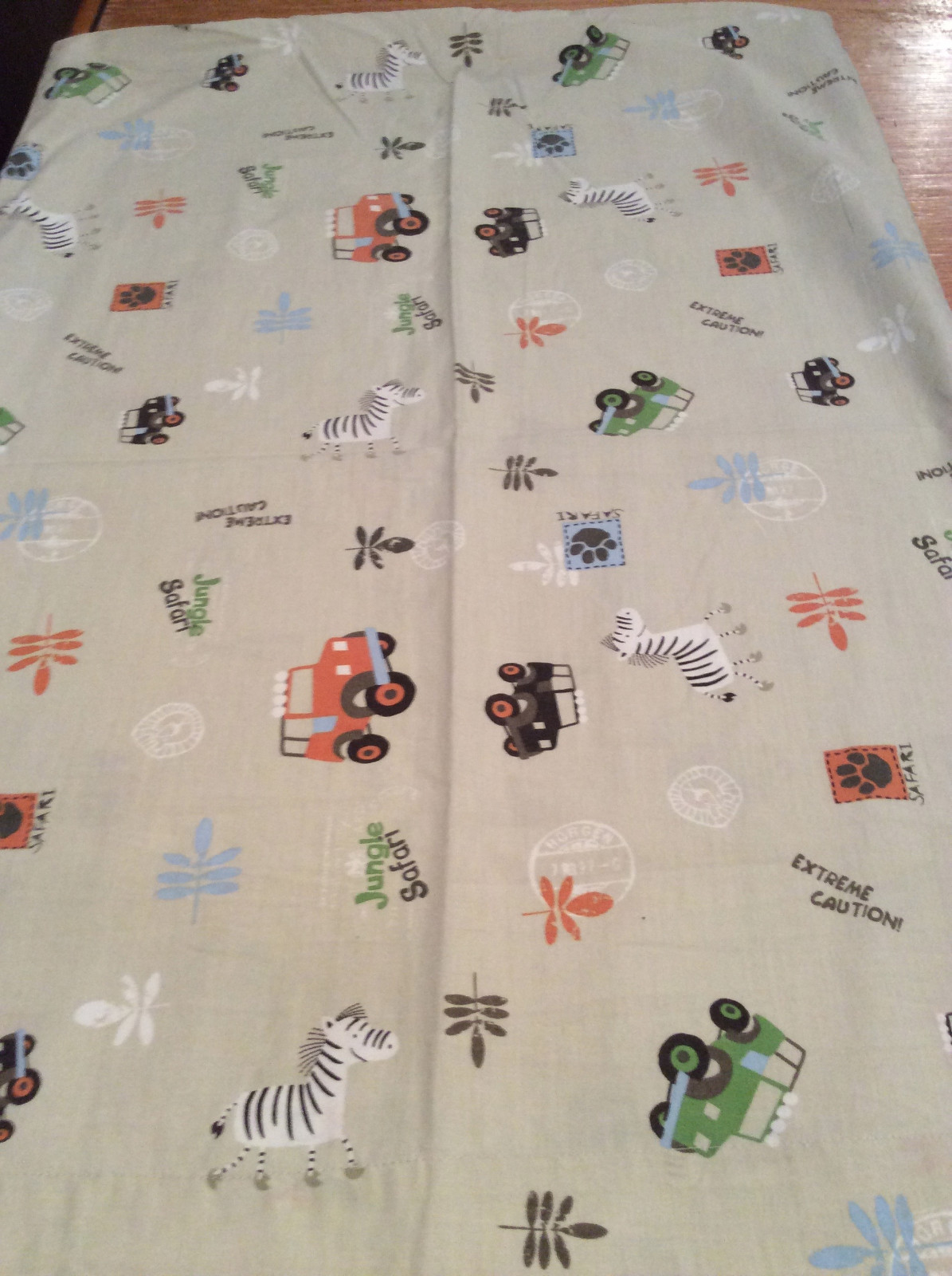 Kids Safari Twin Sheet Set With Animals Cars Jeeps Jumping Beans 4 piece set