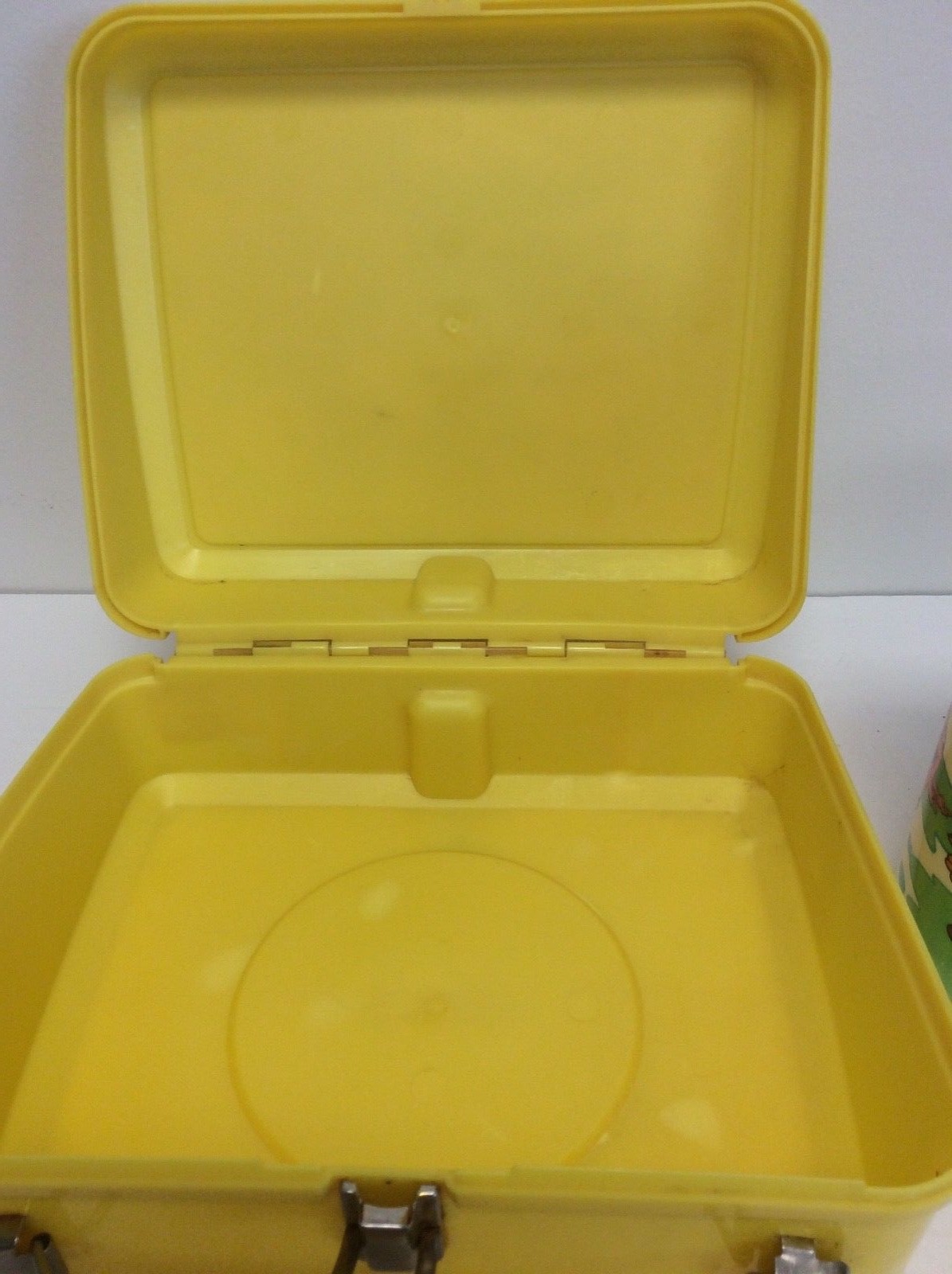 Aladdin 1982 Pac-Man Plastic Lunchbox With Thermos      U