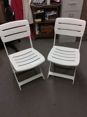 Kettler 2 Venezia Arm Chairs, 2 Venezia Side Chairs, Resin White Folding Chairs