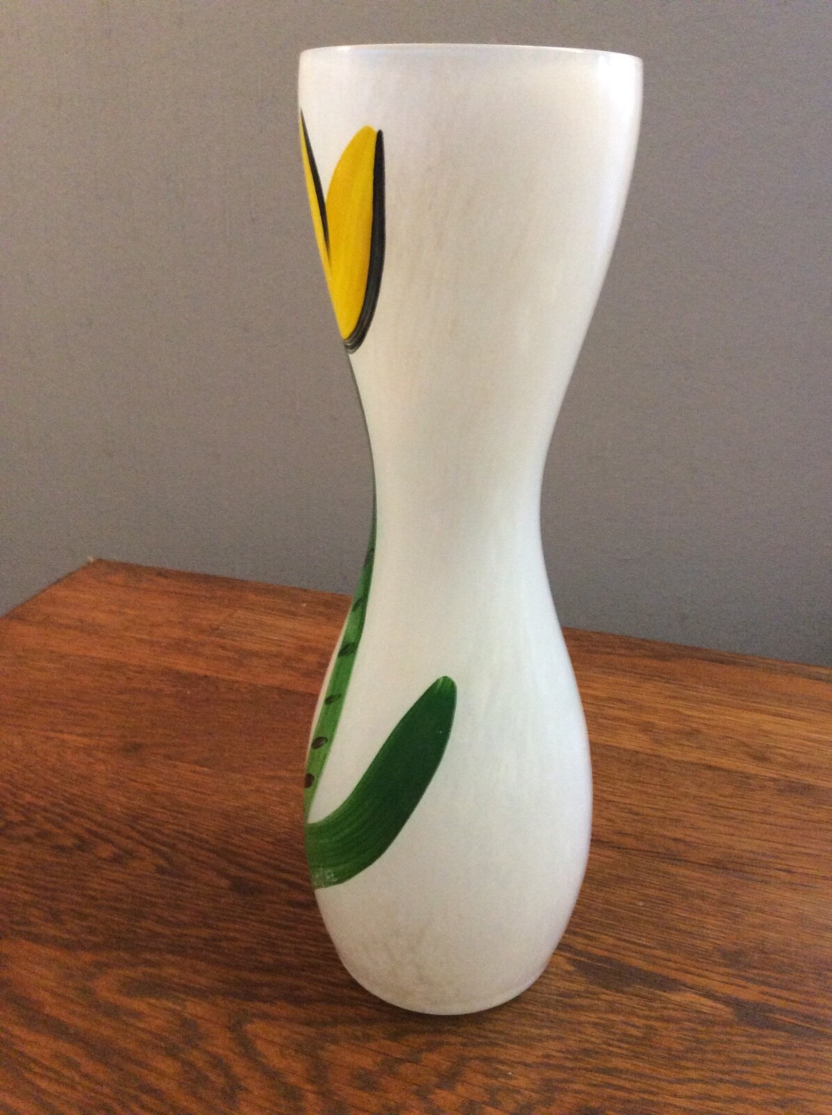 Kosta Boda Yellow Tulipa Tulip Vase Artist Ulrica Hydman Vallien  10 1/4