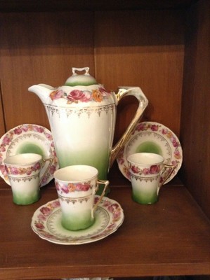 U wil graag uw eigen chocolade atelier starten? antique chocolate pot