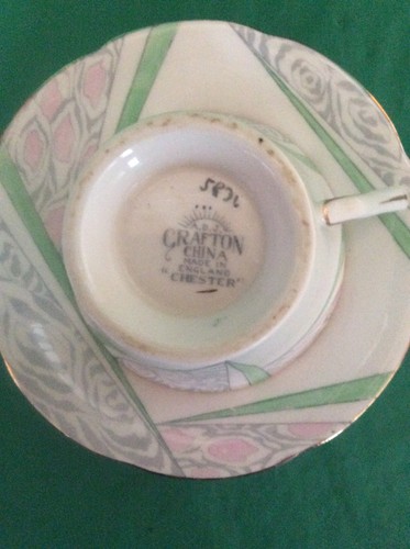 CRAFTON BONE CHINA ENGLAND CHESTER CUP & SAUCER