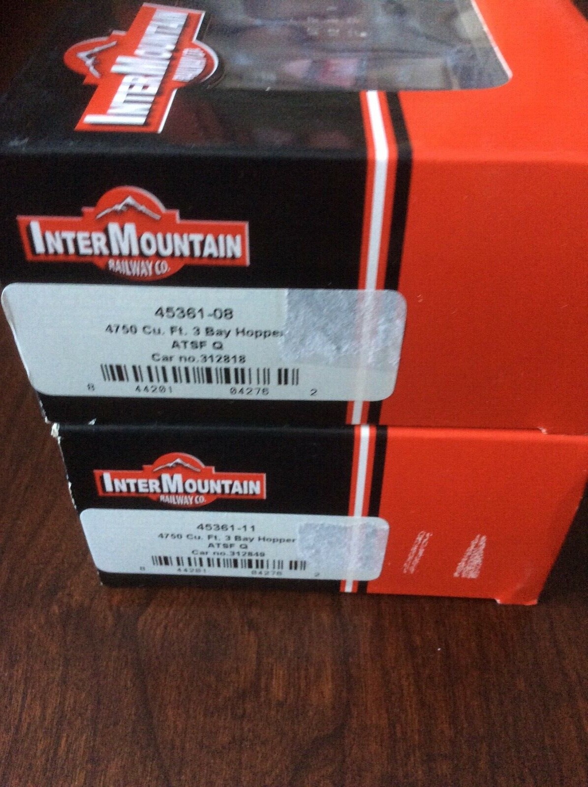 InterMountain HO - 2 cars - ATSF Hoppers