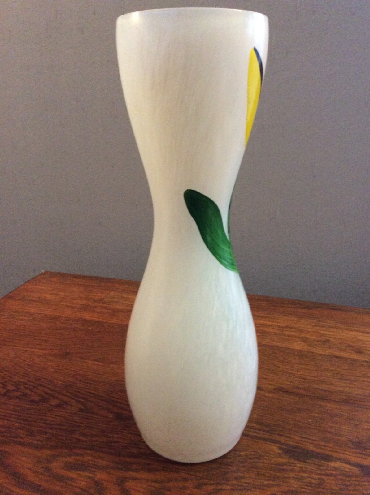 Kosta Boda Yellow Tulipa Tulip Vase Artist Ulrica Hydman Vallien  10 1/4